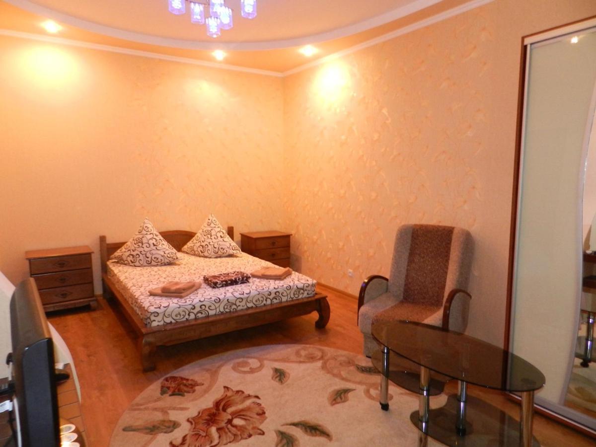 1-Room Luxury Apartment On Sobornyi Avenue 174-А, By Grandhome. Center Zaporizhia Exterior photo