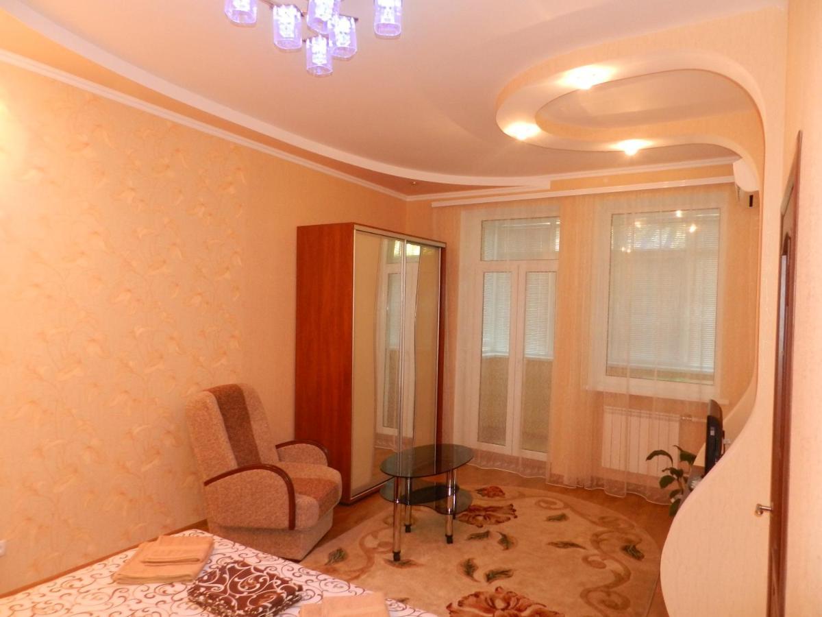1-Room Luxury Apartment On Sobornyi Avenue 174-А, By Grandhome. Center Zaporizhia Exterior photo